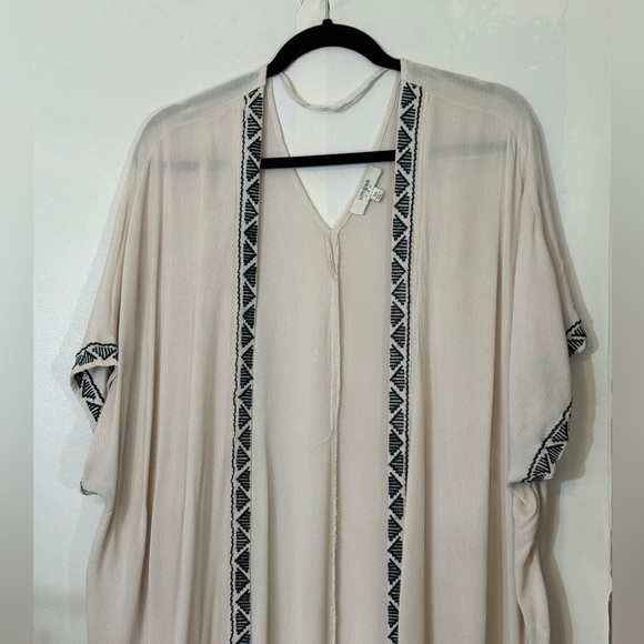 Umgee Tribal Open Front Kimono Duster S/M Half Sleeve Tan Embroidered - Picture 3 of 12